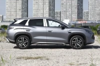 比亚迪宋与秦新品上市，销量稳增无忧