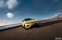 两款“平民轿跑” 零跑Lafa5实惠 深蓝L06偏性能派